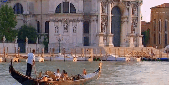 Perillo Tours Explore Venice tourist crew explores the sites of Venice from the view of a traditional gondola (video production by Merging Media).